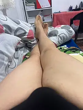 yellova online show from March 2026 08:03:01 PM