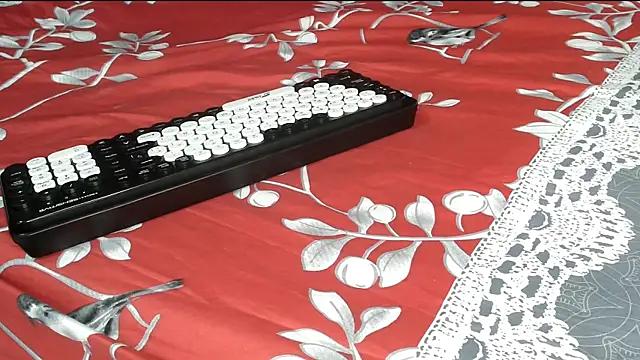 angelainparis28 online show from September 2025 06:57:02 AM