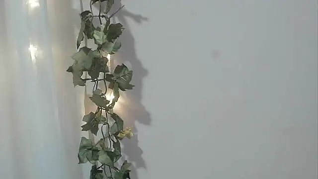 angelainparis28 online show from November 2025 07:18:02 AM