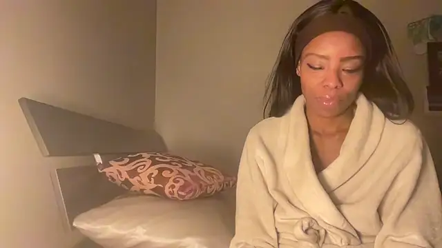 Peachyz69 online show from February 2026 04:06:01 AM