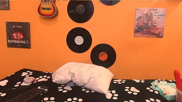 Snapshot of meisevil77 chatting on November 2025 03:06:01 AM meisevil77 online show from November 2025 03:06:01 AM