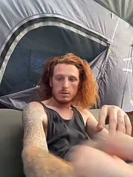 Snapshot of BIGxRED chatting on October 2025 10:33:01 PM BIGxRED online show from October 2025 10:33:01 PM