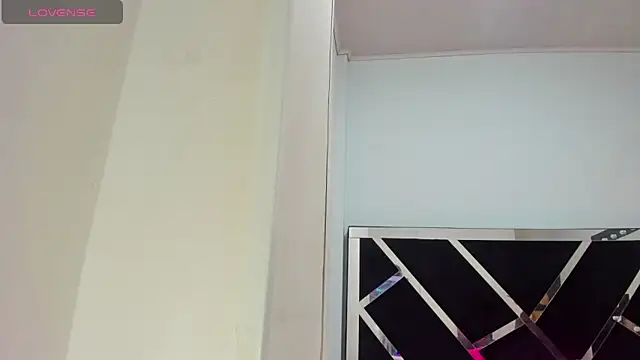 iisabella noa online show from October 2025 01:18:02 PM