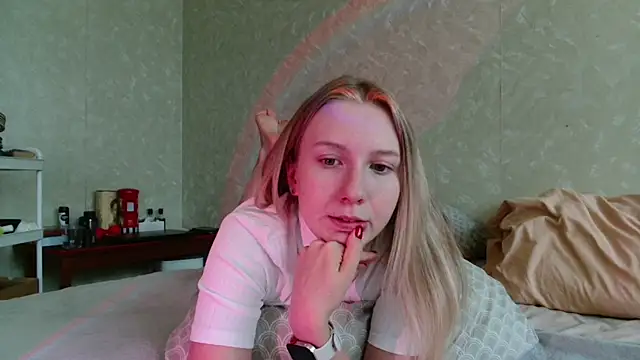 Snapshot of you_cant_forget chatting on September 2025 12:53:01 PM you cant forget online show from September 2025 12:53:01 PM
