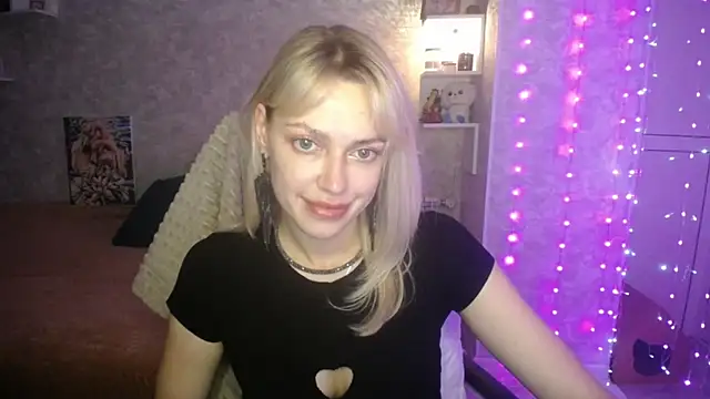 NickyAdamidi online show from October 2025 05:51:02 PM