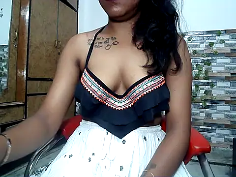 HOT AARVI11 online show from October 2025 06:06:01 PM