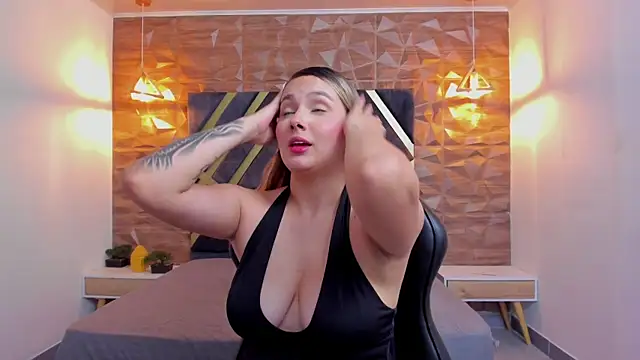 Emmaa white  online show from April 2026 09:39:33 PM