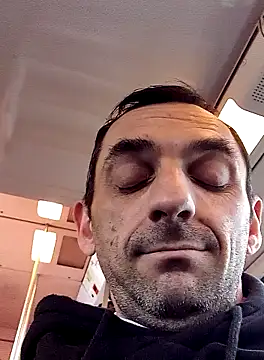 hotmen83 online show from March 2026 12:44:01 PM