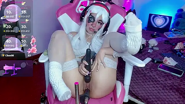 larah uwu online show from October 2025 08:27:05 AM