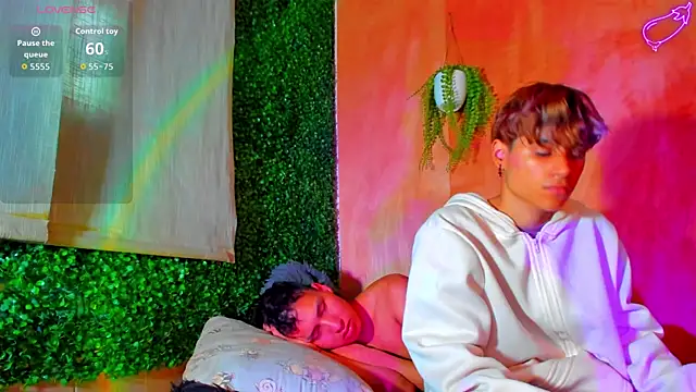 spicy adonhis online show from November 2025 12:49:01 PM