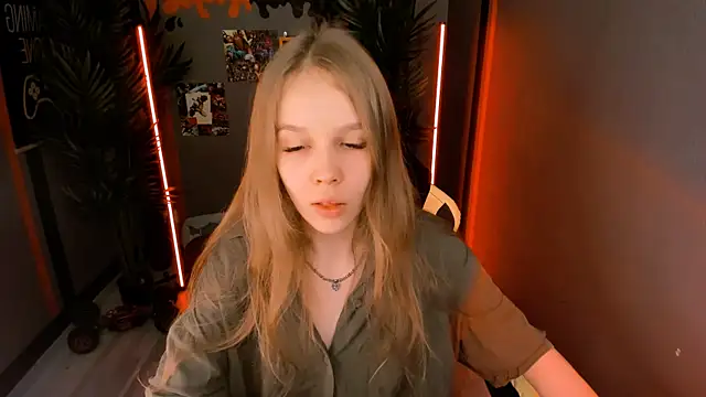 Selen hells weet online show from October 2025 03:45:02 PM