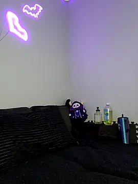 Snapshot of HarleyDemon666 chatting on November 2025 11:43:02 PM HarleyDemon666 online show from November 2025 11:43:02 PM