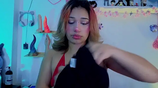 zoelight18 online show from December 2025 08:35:01 PM