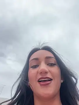 Ninabigtitied online show from October 2025 10:49:02 AM