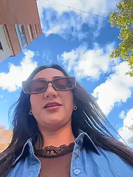 Ninabigtitied online show from October 2025 10:43:02 AM