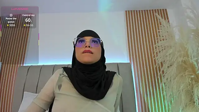 Snapshot of naishaa_ chatting on November 2025 06:22:02 PM naishaa online show from November 2025 06:22:02 PM