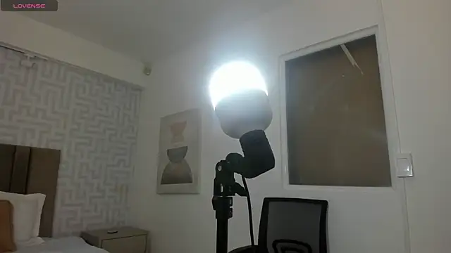 naishaa  online show from February 2026 06:33:01 PM