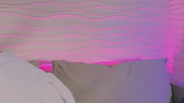 Snapshot of madi_snow chatting on October 2025 05:24:01 AM madi snow online show from October 2025 05:24:01 AM