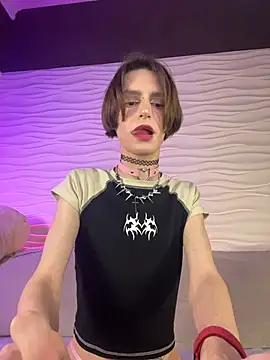 Snapshot of madi_snow chatting on November 2025 08:07:01 PM madi snow online show from November 2025 08:07:01 PM