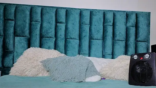 Emma Foxi online show from February 2026 08:24:02 PM