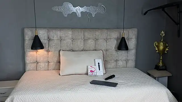 Horny nick18 online show from November 2025 11:21:01 AM