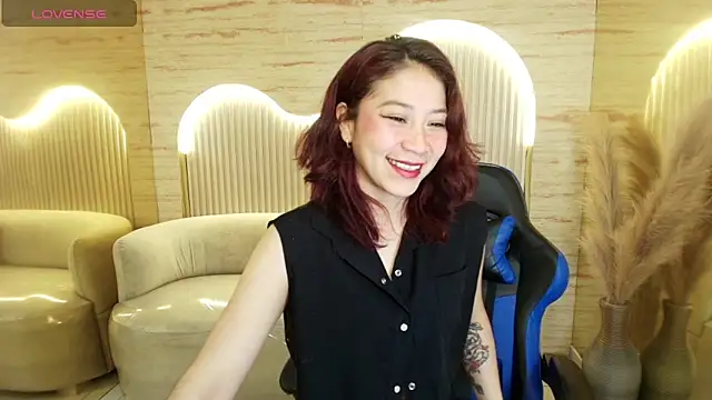 Snapshot of valentina_r_ chatting on September 2025 03:06:02 AM valentina r online show from September 2025 03:06:02 AM