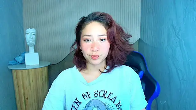 Snapshot of valentina_r_ chatting on October 2025 03:17:01 AM valentina r online show from October 2025 03:17:01 AM