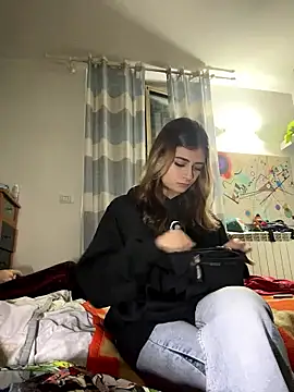 Snapshot of piccolaflo chatting on January 2026 09:29:01 PM piccolaflo online show from January 2026 09:29:01 PM