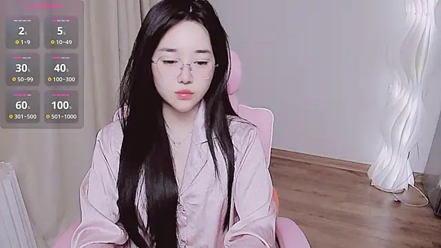 Snapshot of Miu-999 chatting on November 2025 06:59:01 AM Miu-999 online show from November 2025 06:59:01 AM