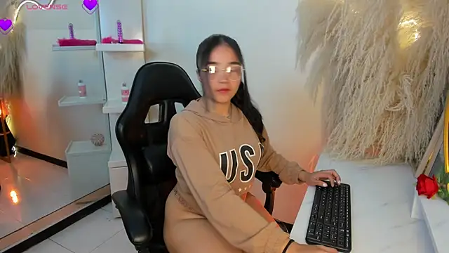 CamiJones online show from September 2025 12:40:01 PM