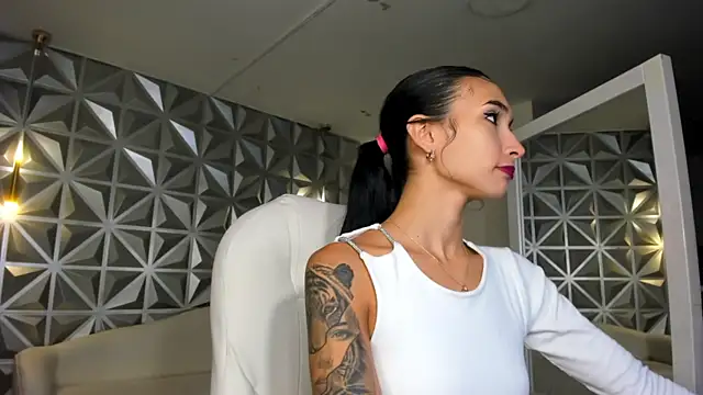 hellen tease online show from January 2026 01:04:01 PM