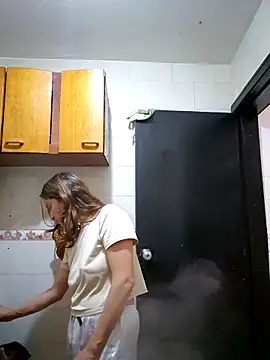 aytanna torrez online show from November 2025 12:50:02 PM