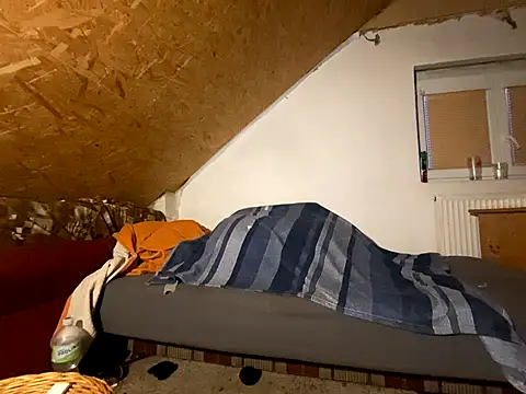 Salon1986 online show from December 2025 06:42:02 AM