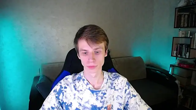 yes cute boy  online show from April 2026 03:28:01 PM
