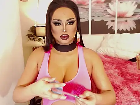 Snapshot of TRANSLUNAA chatting on September 2025 04:49:01 AM TRANSLUNAA online show from September 2025 04:49:01 AM