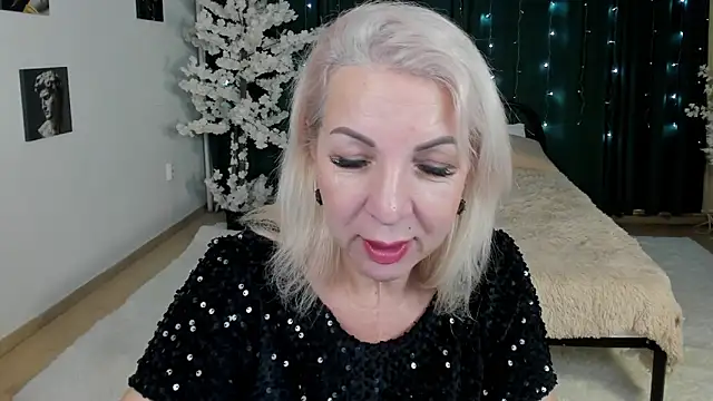 LiliaMoons online show from December 2025 09:05:02 AM