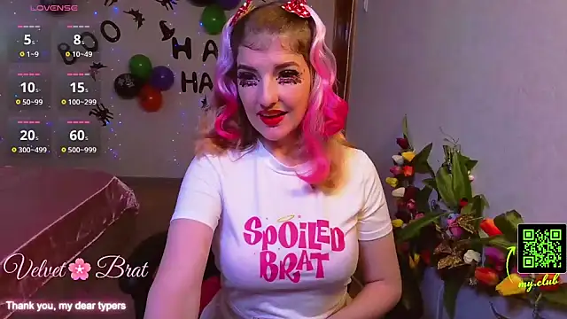 Snapshot of QueenInSilence chatting on November 2025 09:17:02 PM QueenInSilence online show from November 2025 09:17:02 PM