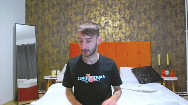 Snapshot of bignosebigcok chatting on October 2025 05:26:02 PM bignosebigcok online show from October 2025 05:26:02 PM