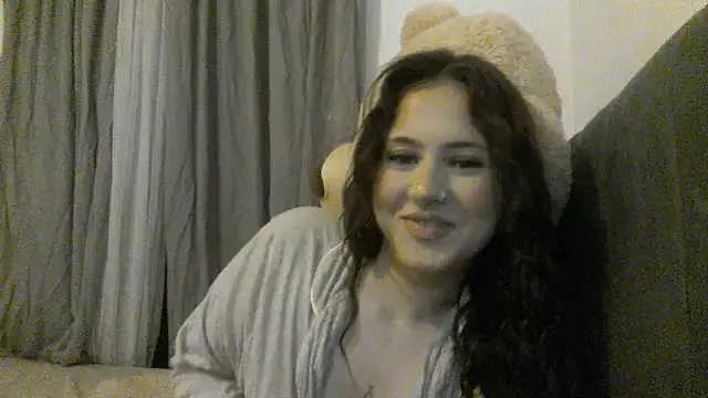 Snapshot of laylabliss chatting on October 2025 11:48:02 PM laylabliss online show from October 2025 11:48:02 PM