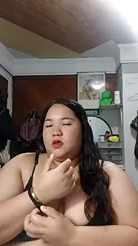 LianaCruzado online show from August 2026 01:09:02 PM