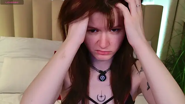 Aria Vox online show from November 2025 03:32:02 AM