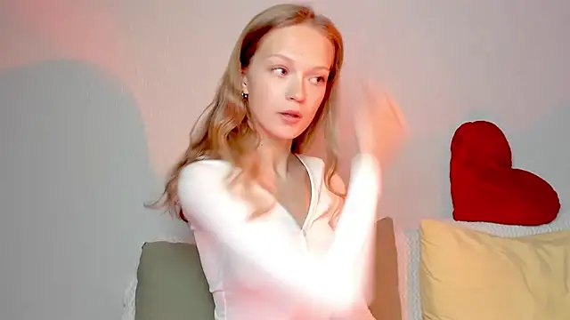 Snapshot of Kara_smalltits chatting on May 2026 11:30:02 AM Kara smalltits online show from May 2026 11:30:02 AM