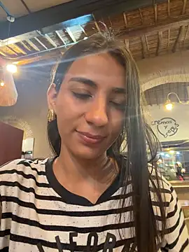 Snapshot of -juicy_ chatting on November 2025 11:15:01 PM -juicy online show from November 2025 11:15:01 PM