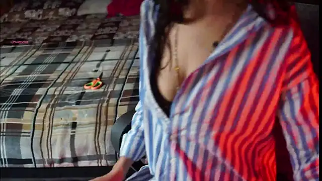 NidhiChandra online show from October 2025 08:01:01 AM