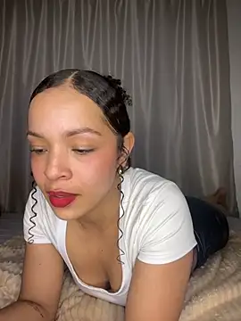 Yasmin777  online show from October 2025 10:54:02 PM