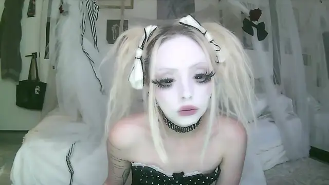 Snapshot of bl0odsyring3 chatting on April 2026 06:57:02 PM bl0odsyring3 online show from April 2026 06:57:02 PM