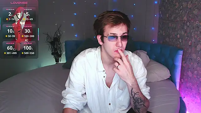 Snapshot of KiskaKurt chatting on September 2025 11:23:02 AM KiskaKurt online show from September 2025 11:23:02 AM