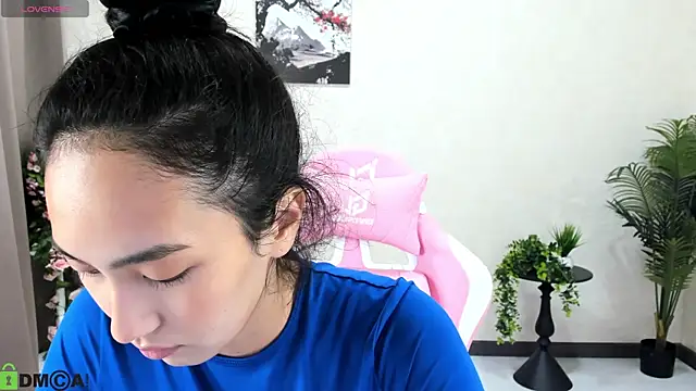 FlirtyAura online show from October 2025 02:44:01 AM