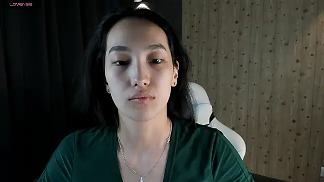 FlirtyAura online show from April 2026 03:53:02 AM