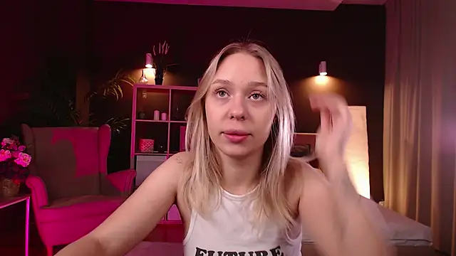 Snapshot of Pooja_Hegde chatting on September 2025 01:05:02 AM Pooja Hegde online show from September 2025 01:05:02 AM